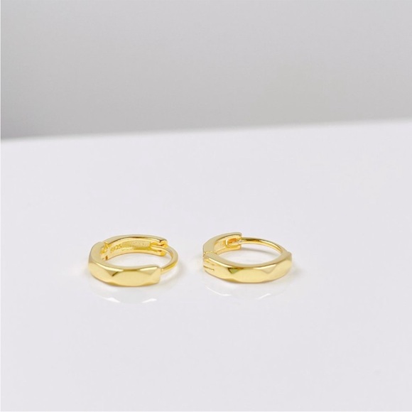 Geometry 18K Gold Layered Silver Huggie Hoop Earrings S925 - Picture 3 of 9